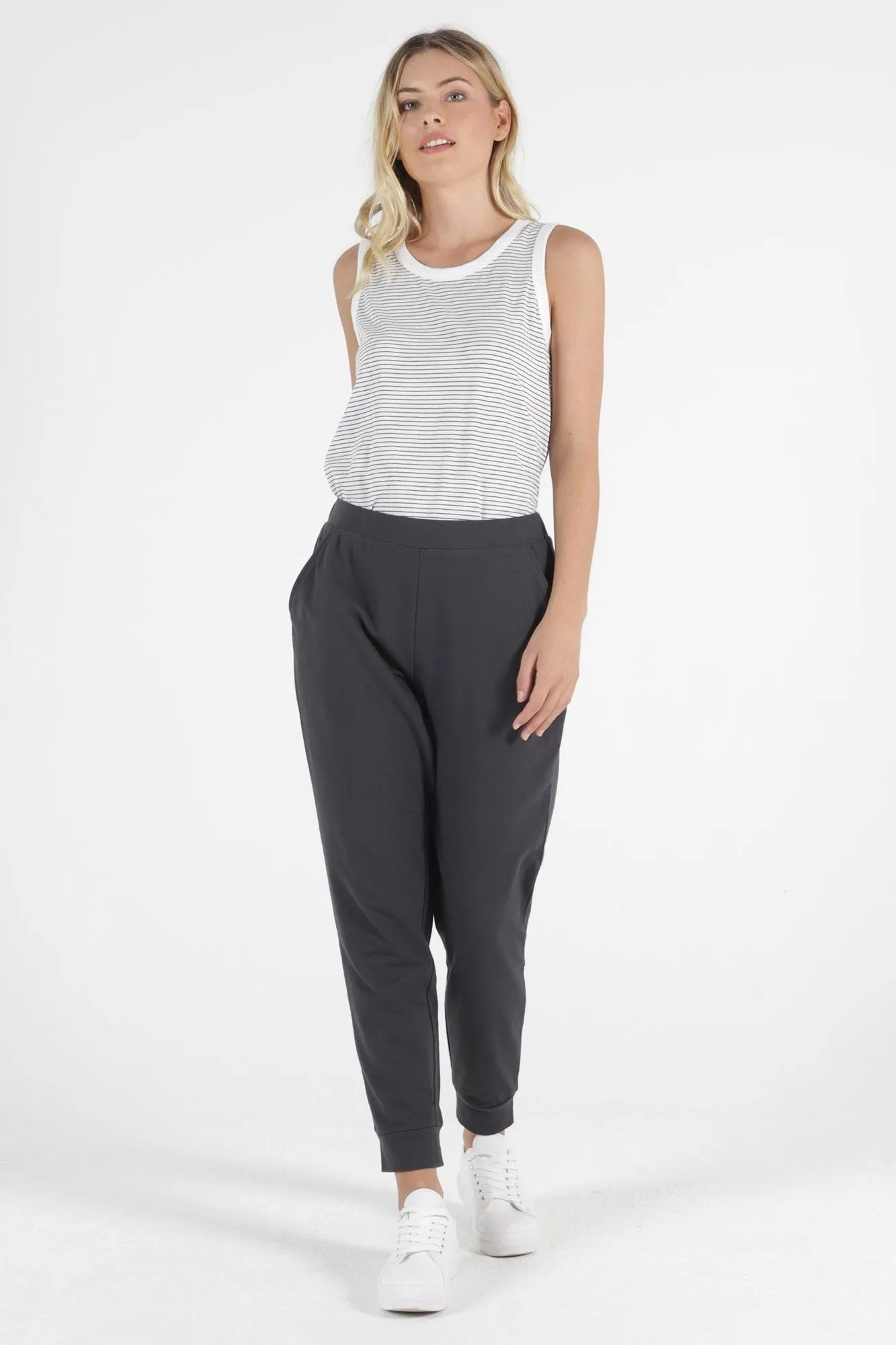 Betty Basics Lindsay Jogger Pant in Gunmetal