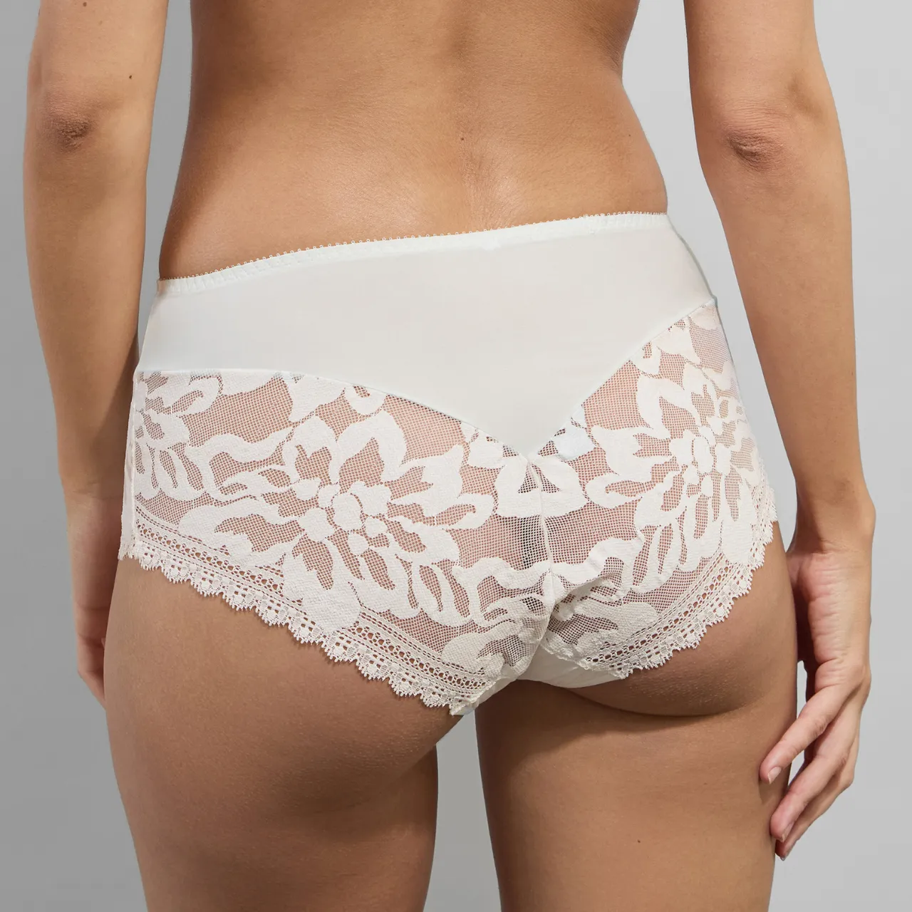 Leia Deep Brief