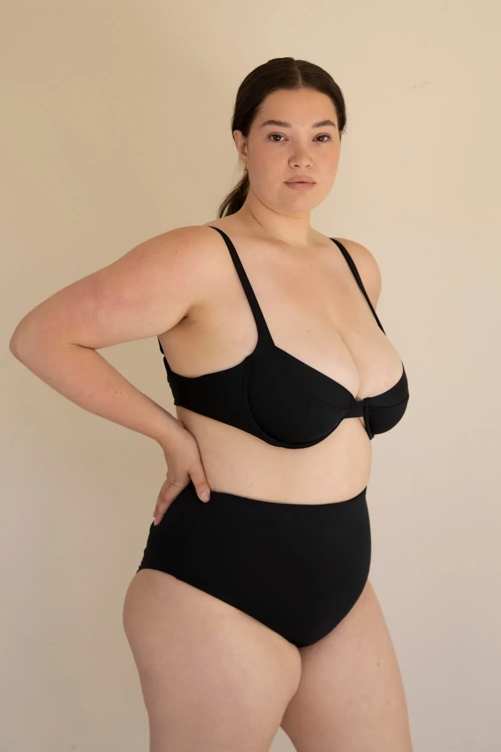 The High-Waisted Scrunch Bottoms - Matte Black